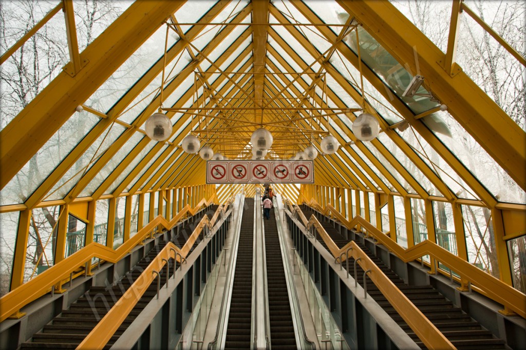 Эскалатор и галерея Андреевского моста